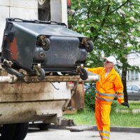 Optimisation des systèmes de gestion des déchets urbains grâce à la mise en œuvre des principes de l'économie circulaire